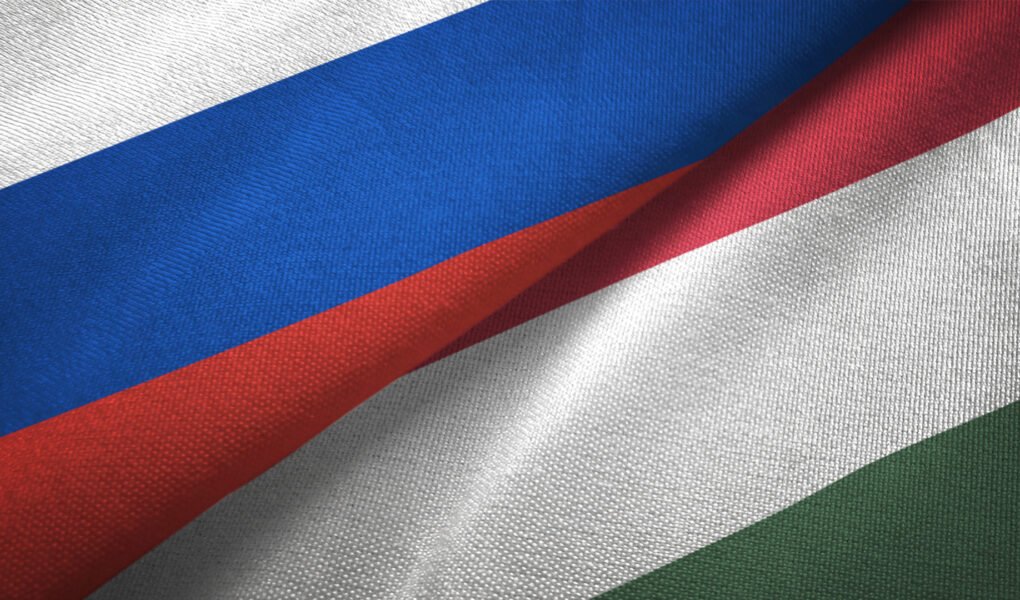 Cirillből csárdásba: Az orosz–magyar fordítás nyelvi ritmusai